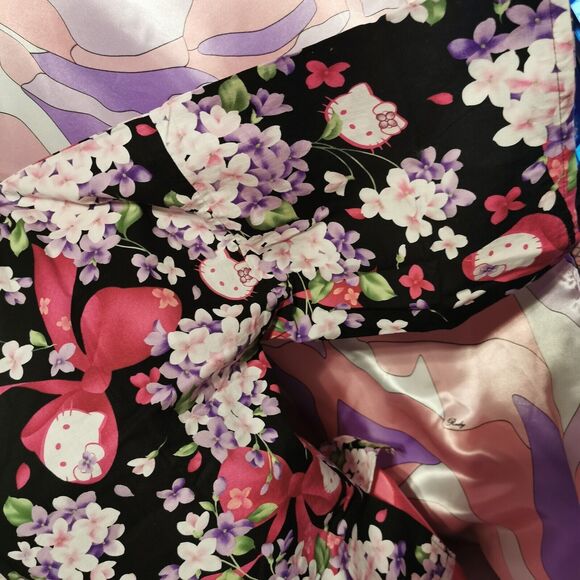 Black Floral Hello Kitty Set Size S Small Top Shorts Cosplay Sleepwear Halloween - Picture 8 of 11